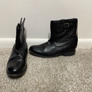 Frye Pippa Back Zip Bootie Sz 8